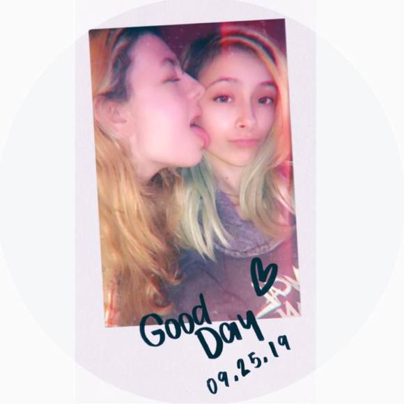 Meet your Posher, Mikayla - Picture 1 of 1